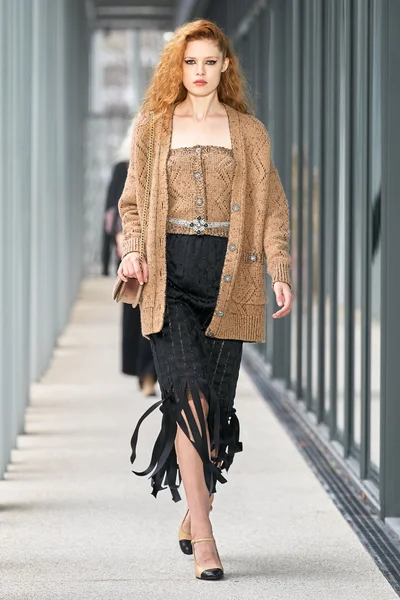 Look 25